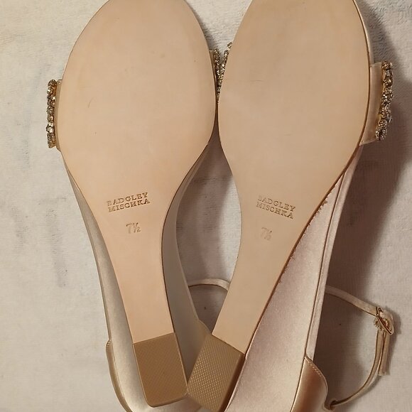 BADGLEY MISCHKA JEWELED FLATS w/STRAP like new, & in box - Picture 5 of 7